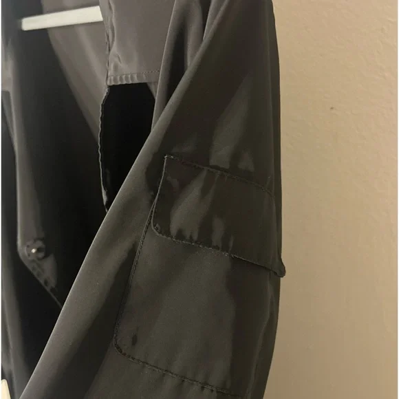 Simply Vera Wang Black Rain Jacket Coat with pockets. Excellent Condition! - Picture 6 of 7